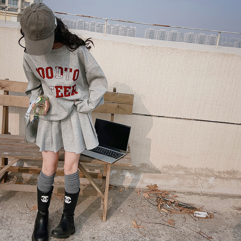 女童洋气慵懒风宽松卫衣2025新款春季女孩短裙休闲时髦运动两件套,童装/婴儿装/亲子装,套装,淘宝优惠券,粉丝福利购,淘宝优惠卷