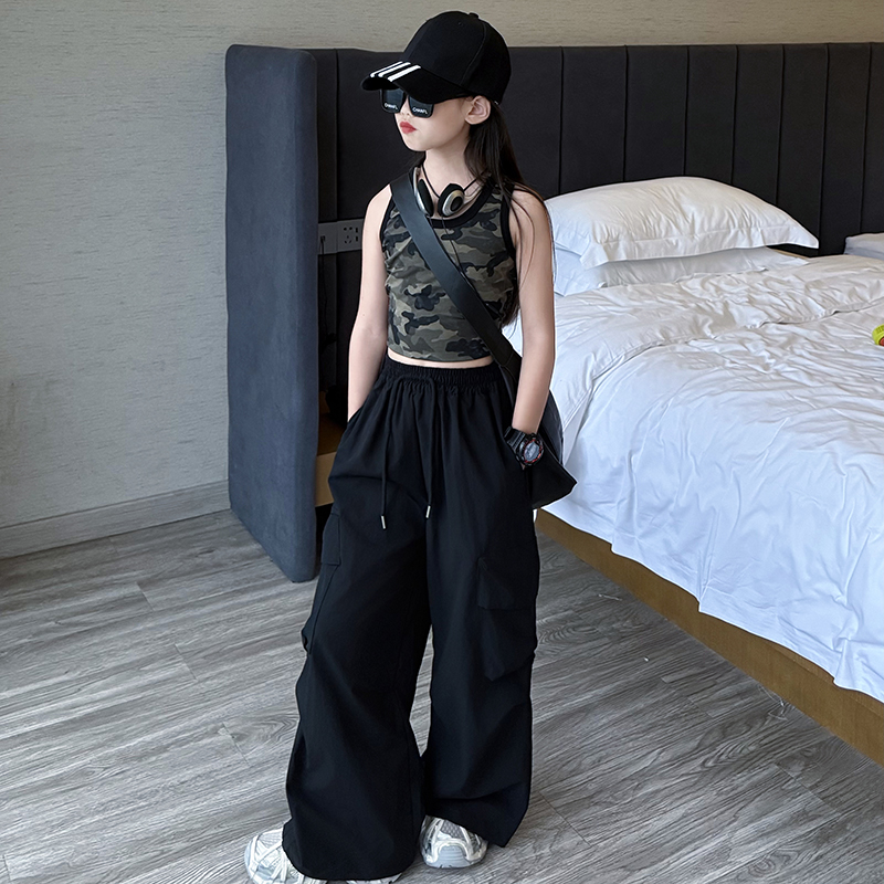 女童夏套装2025新款超好看迷彩背心初中生甜酷风速干工装裤两件套