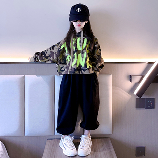 女童套头长袖卫衣2026春季新款中大童韩版百搭休闲迷彩连帽上衣潮
