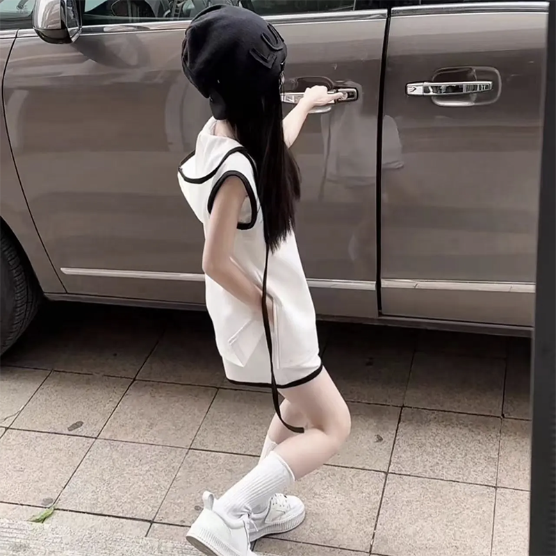 女童韩版时尚套装2025夏季撞色连帽无袖背心上衣抽绳短裤三件套潮