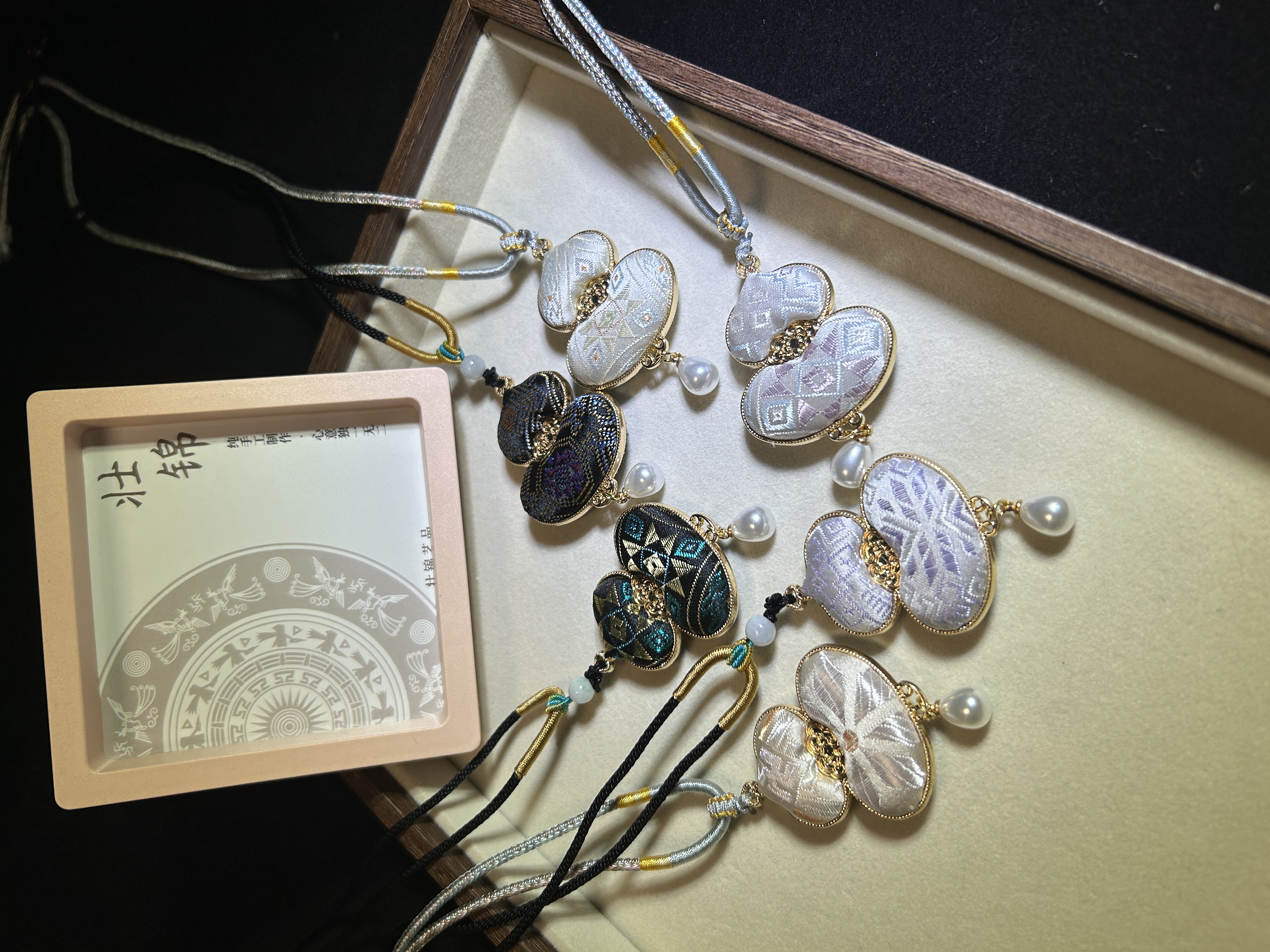 壮锦手工制作项链编绳款