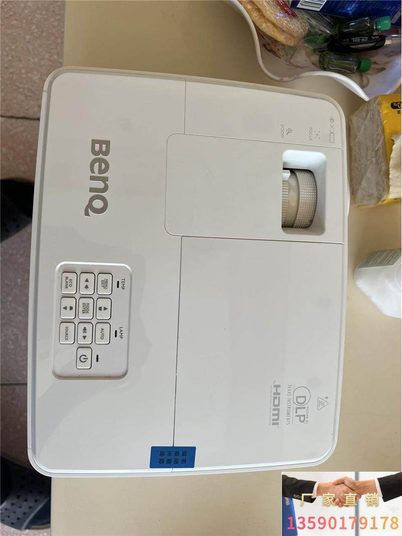 明基ed933投影仪,成色8-9成新,灯时200多小时,带有询价