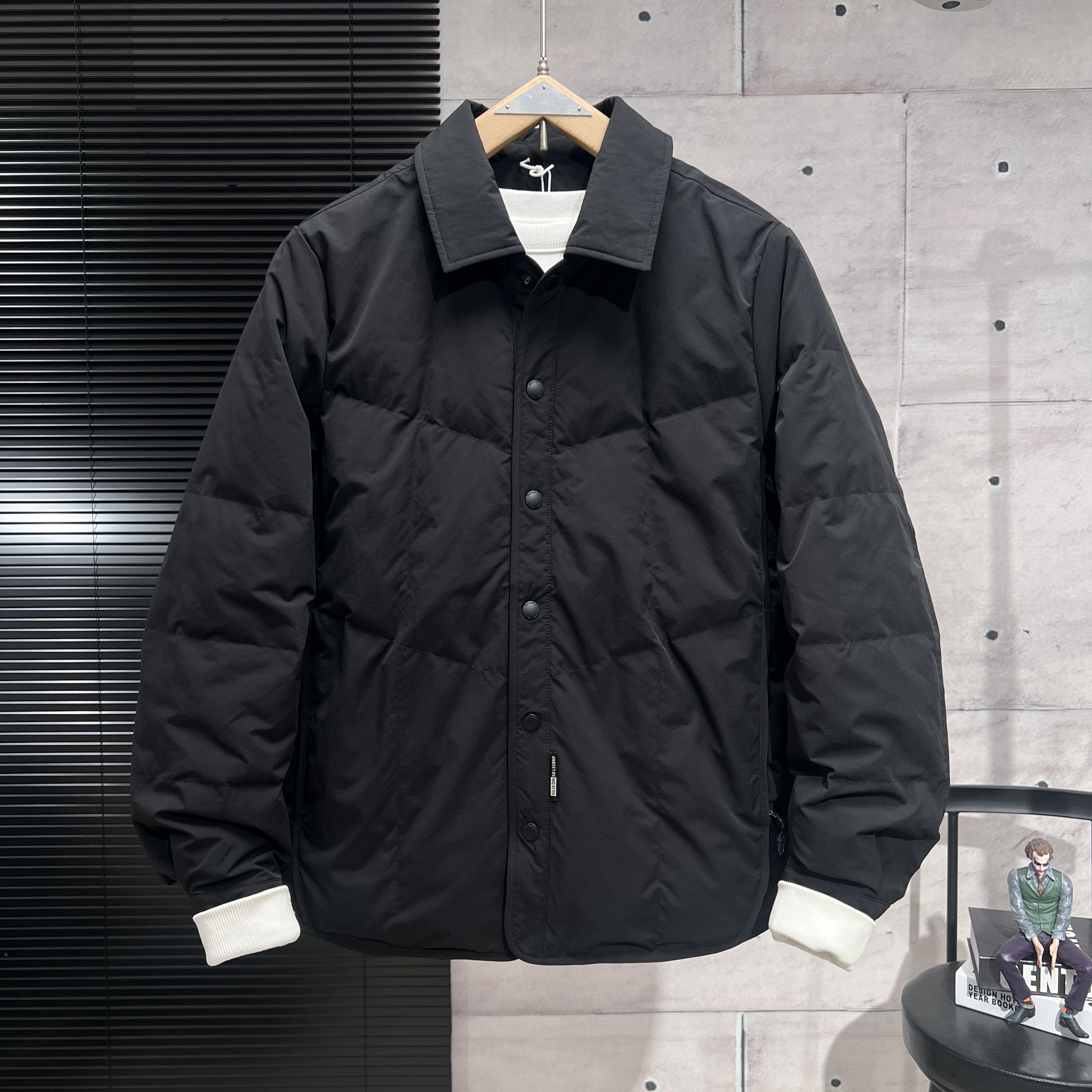 2025秋冬季新款潮牌男款外套翻领休闲风简约时尚轻薄羽绒外套潮款