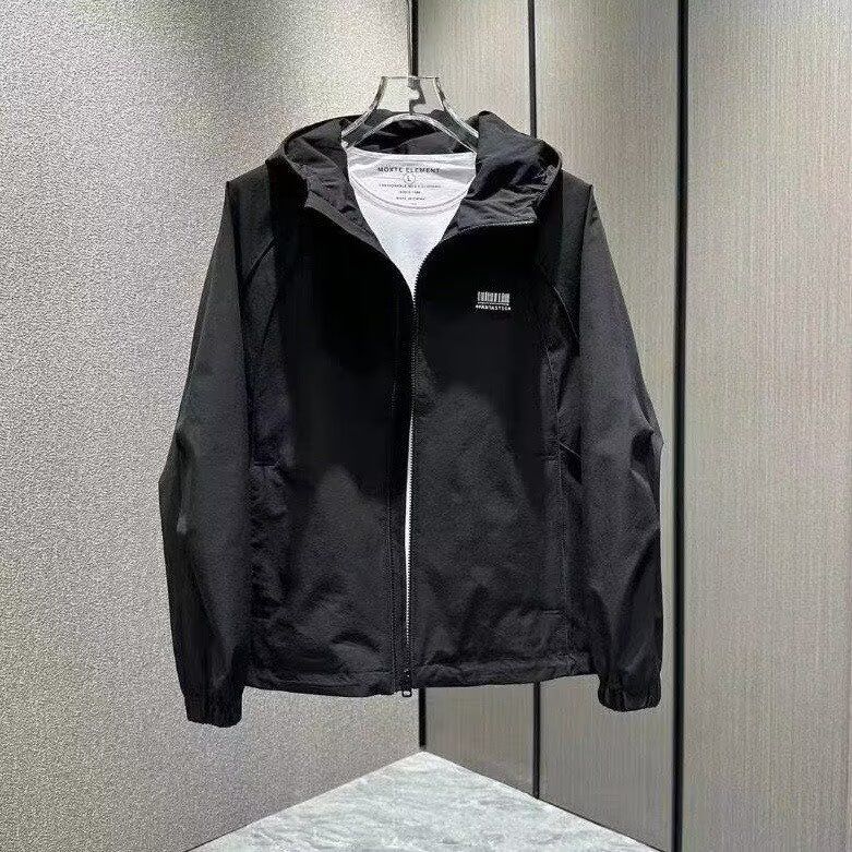黑色