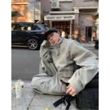 灰色