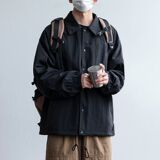 黑色