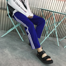 蓝色