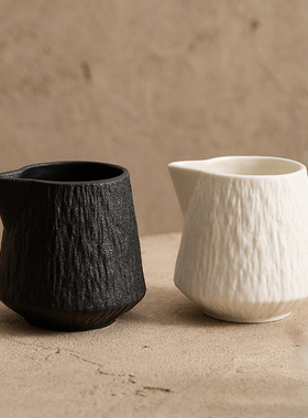 西餐厅高档牛排酱汁盅磨砂黑白尖嘴调料杯商用咖啡小奶壶罐汁斗