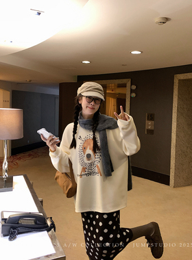 草莓跳 可爱狗狗印花圆领套头卫衣女冬季青春减龄宽松加厚上衣