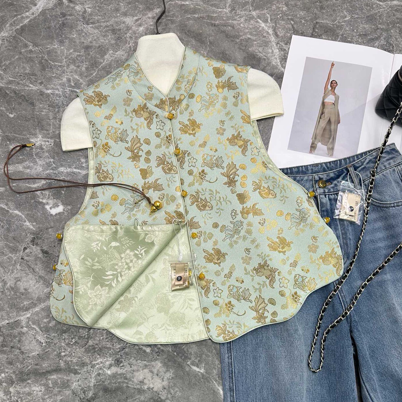 年年有鱼 金鱼海藻织锦双面穿马甲女新中式国风古韵 深圳南油26春