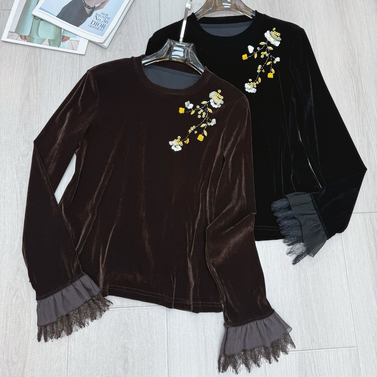 南油女装2026秋季醋酸丝绒重工法绣上衣女圆领喇叭袖上衣打底衫女