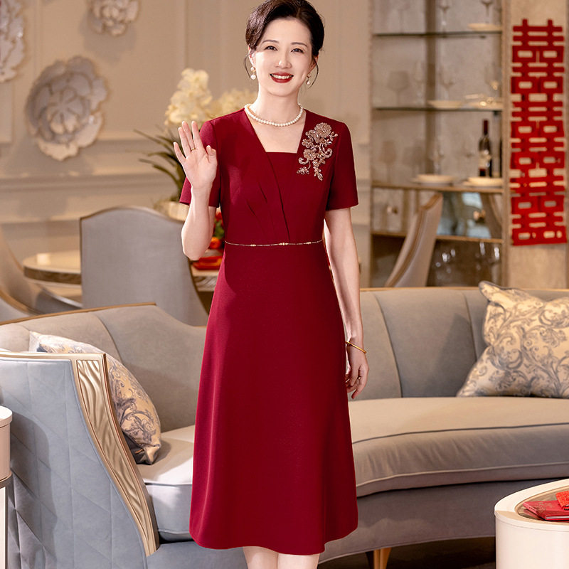 喜婆婆婚宴礼服2025春季新款婚礼端庄喜妈妈女装年轻酒红色