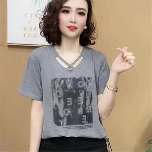 印花烫钻V领短袖 中年妈妈装 宽松显瘦时尚 新款 T恤显瘦遮肉上衣 夏季
