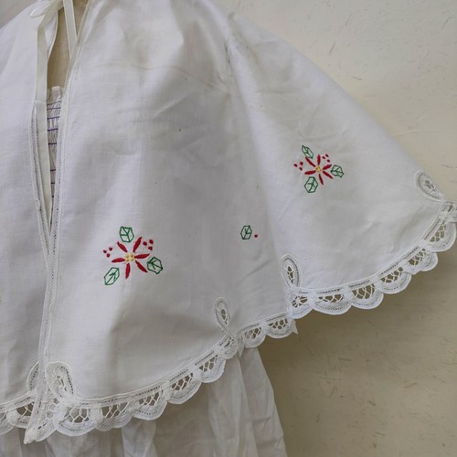 F224 白色蕾丝绣花斗篷45cm宽 有氧化