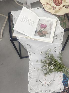 Q204 刺绣太阳花长桌旗 110×34cm 白色棉质