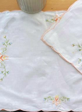 H313 手工彩绣餐盘垫一对 49×34cm 白色棉质