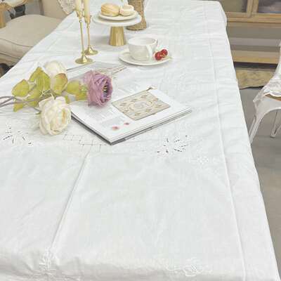 D208 手绣葡萄款长方桌布1.2×2.1m白色棉质