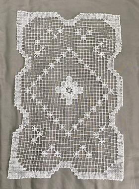 B115 手工网扣白色长方盖巾45*28厘米（2片）