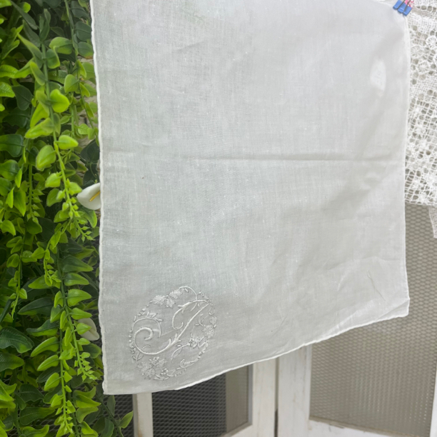 E105精梳棉纱花体字母I手帕白色30×30cm