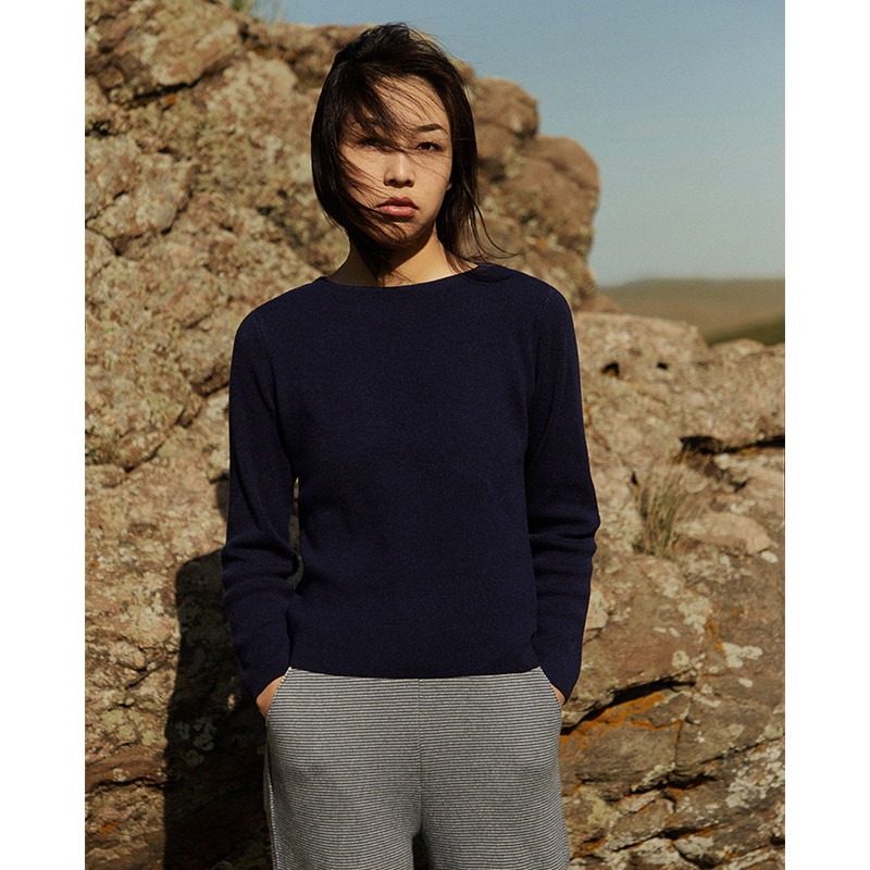 秋冬款纯色简约一字领基础羊绒衫