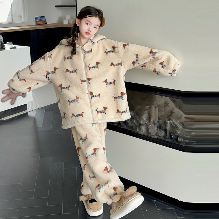 卡通可爱腊肠狗珊瑚绒连帽睡衣女网红保暖家居服长裙睡袍秋冬新款