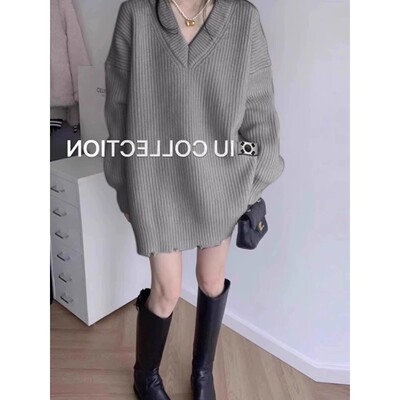 高级感灰色v领毛衣女秋冬加厚宽松慵懒风外穿中长款套头针织上衣
