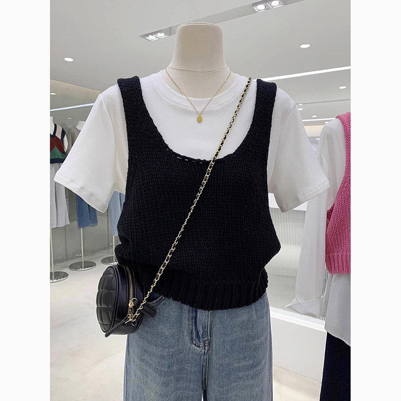 黑色圆领针织衫小吊带背心