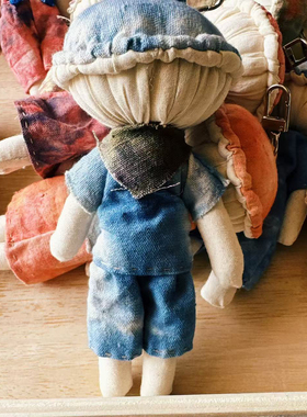 蘑菇玩偶植物染娃娃手工扎染布艺娃娃挂件包包挂饰钥匙扣挂蘑菇人