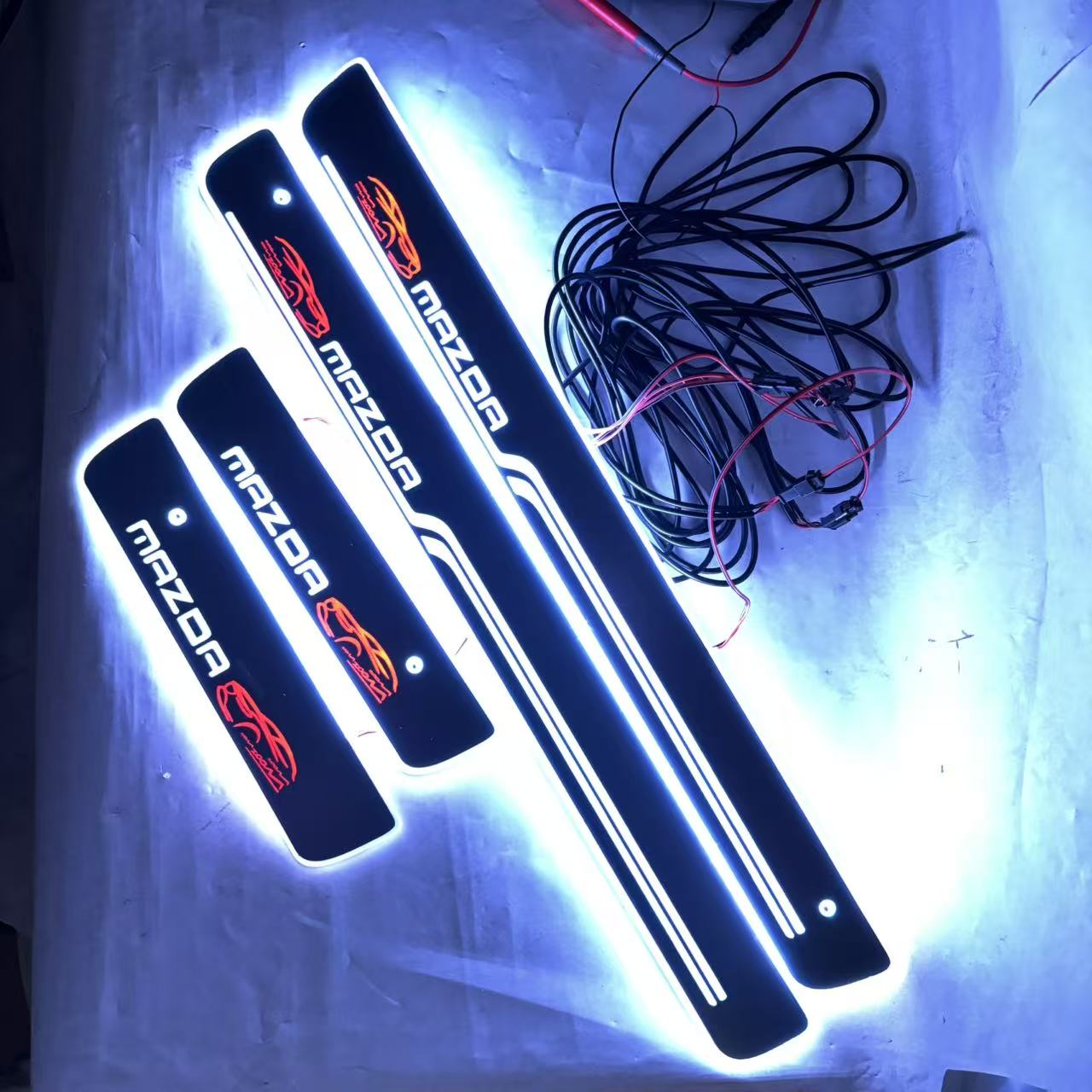 马自达流光门槛条改装迎宾踏板