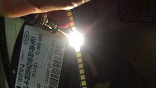 LED 灯珠2836暖白3600-3800K色温 24-26LM 铜支架 金线 鸿利光电