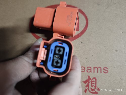新能源电动汽车连接器 YGC582-EV-S2P  YGC582-EV-P2R比亚迪插头