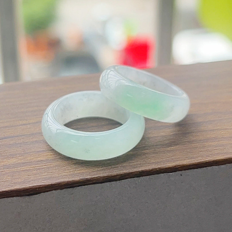 天然翡翠A货冰种淡绿色戒指玉石指环