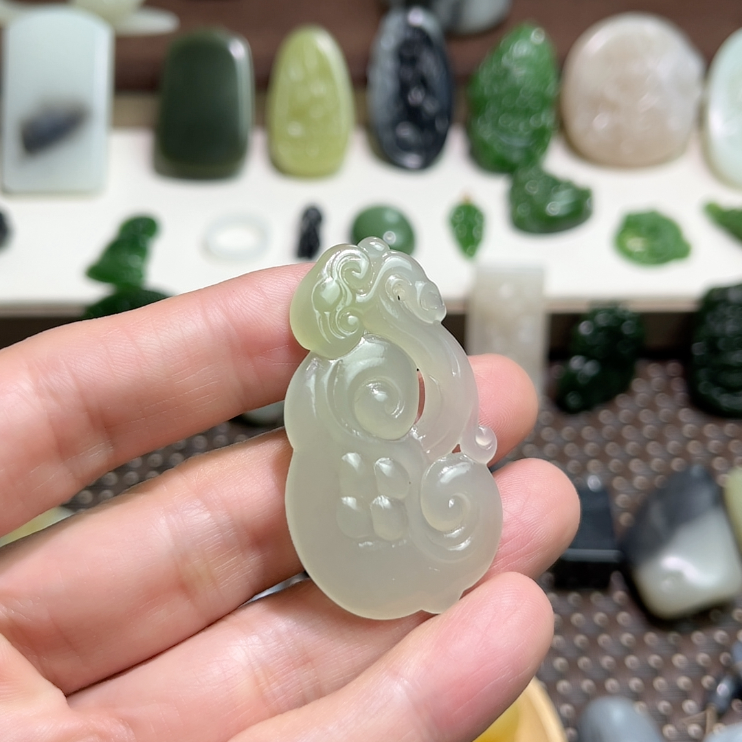 和田玉翠青如意