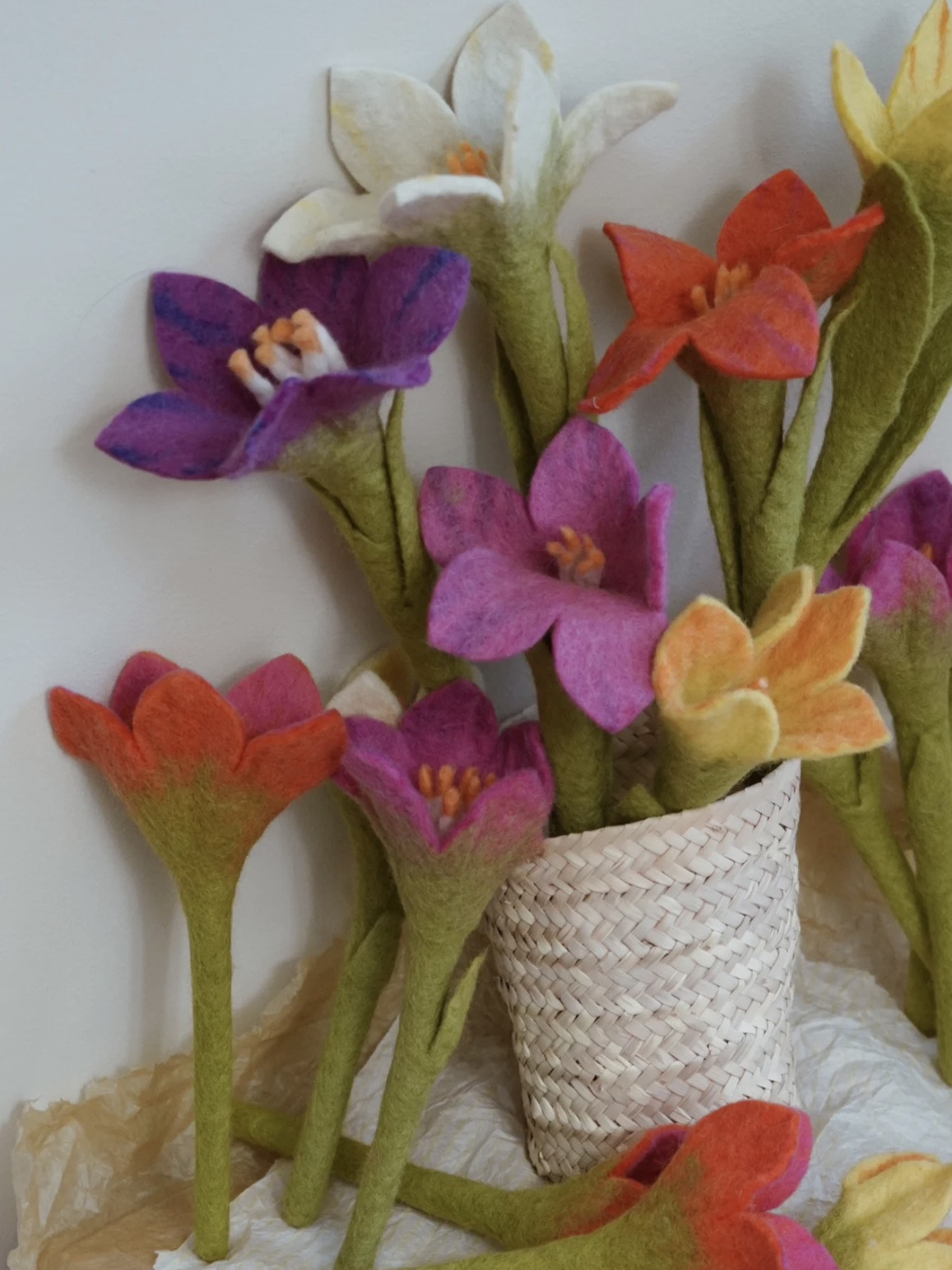 尼泊尔手工羊毛毡仿真花装饰花朵花束艺术腊梅花春节喜庆拍照道具