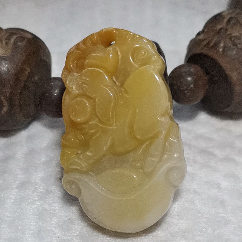 黄玉三合天乙贵人生肖猪吊坠男女生日礼物饰品玉石挂件男女ya01d