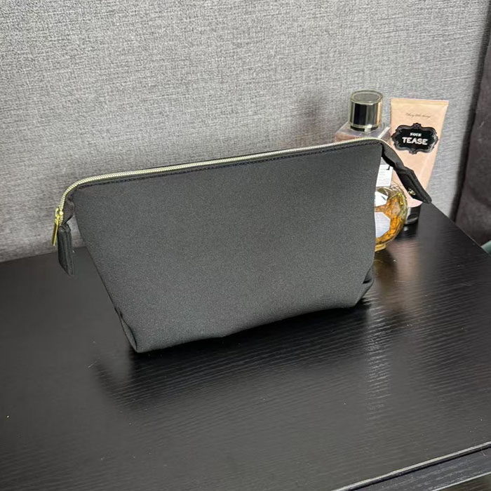 四件包邮 出口尾货 大容量黑色潜水料饺子形化妆包收纳包洗漱包