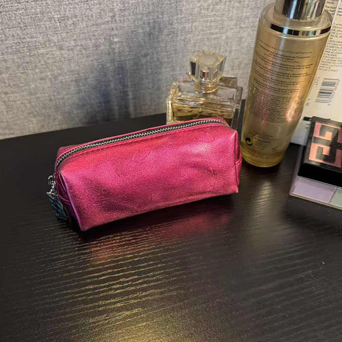 四件包邮 出口尾货玫红色唇形暗纹PU小巧随身口红包便携化妆包