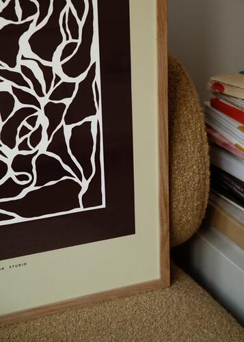 ANOUK VAN CLEEF 褐色花束海报北欧抱枕手机壳装饰画贴纸素材