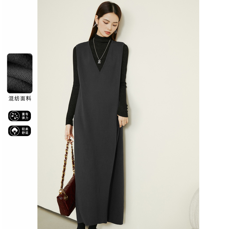晚白2025秋季新款高弹纯色V领直筒裙显瘦气质长款针织连衣裙