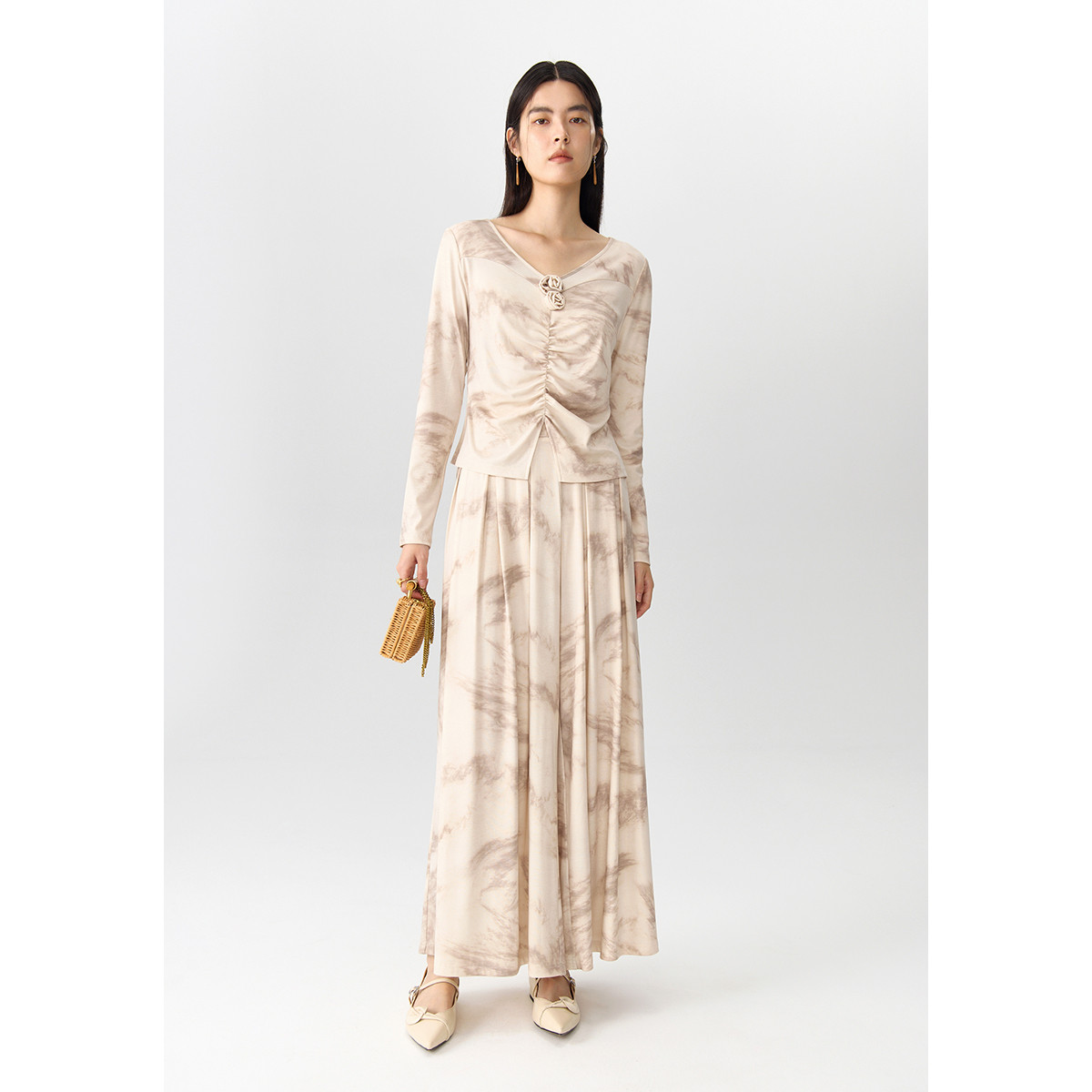 独束大码法式慵懒感褶皱V领小衫修身套装春时尚阔腿裤女