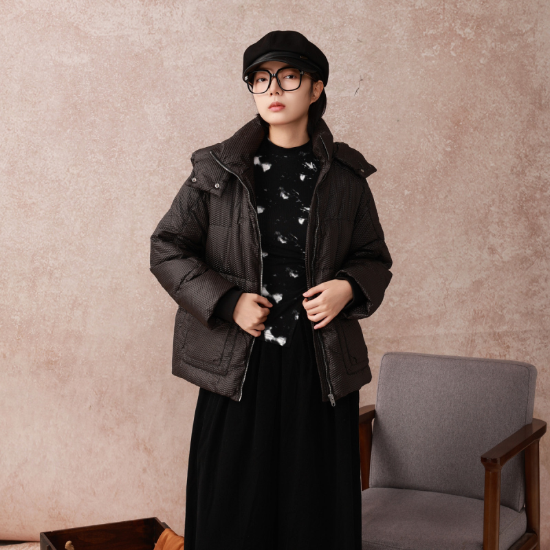 西町村屋白鸭绒冬季女式短款纯色羽绒休闲连帽羽绒服商场同款