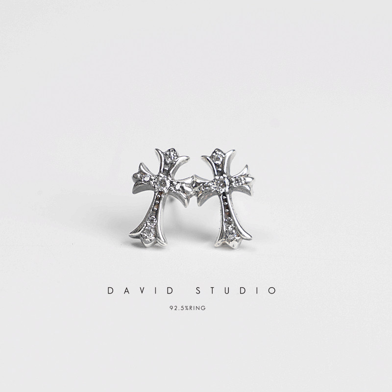 S925纯银镶钻十字架做旧情侣耳钉