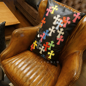 坐垫 靠垫 汽车腰枕 定制S925纯银拉链十字架进口牛皮抱枕 david