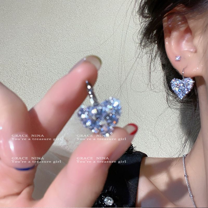 心动一夏~2023新款闪钻爱心耳环小众设计精致耳钉女款高级感耳饰
