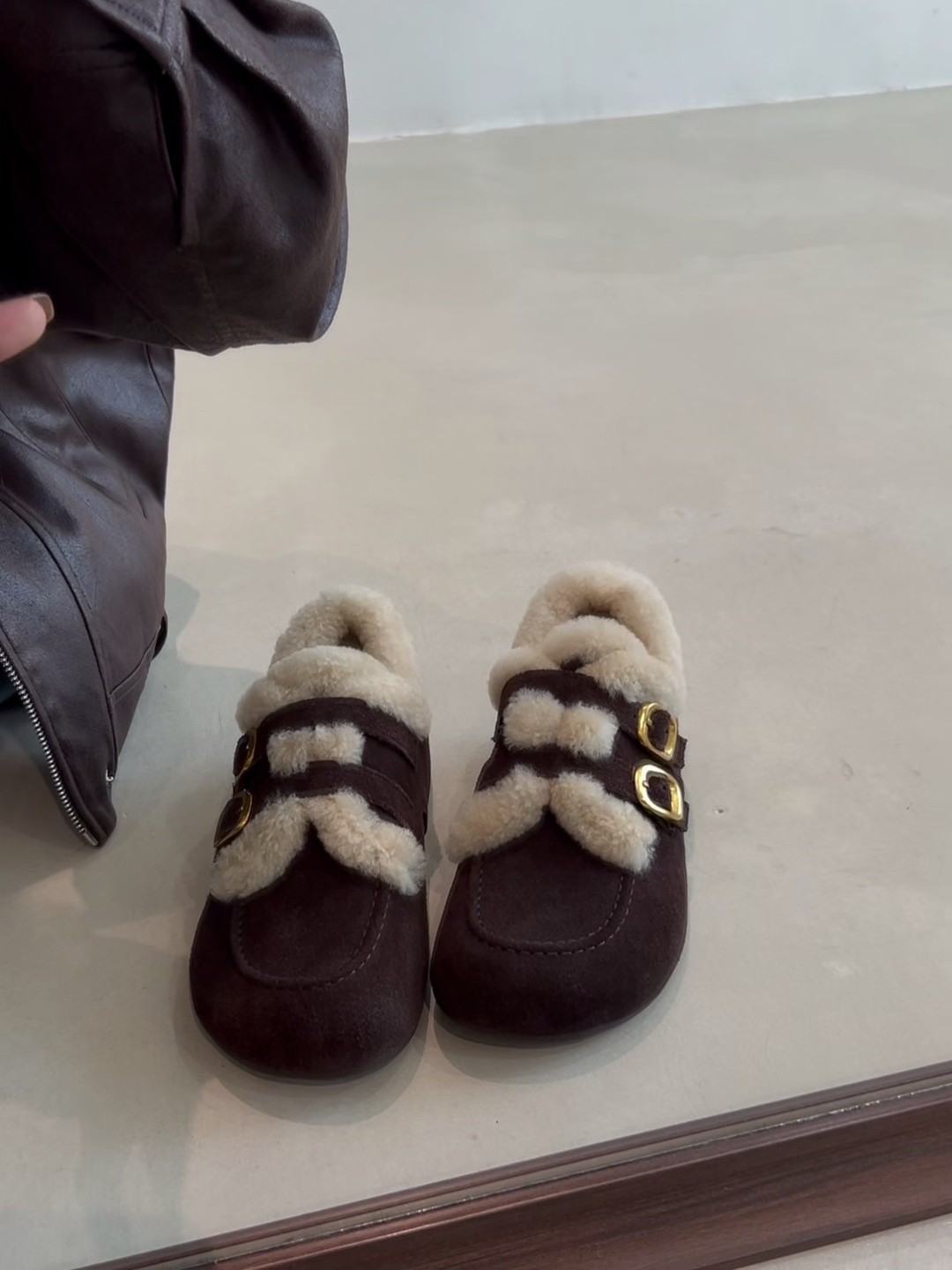 2025秋冬新款复古圆头加绒保暖舒适毛毛懒人百搭厚底增高勃肯鞋女