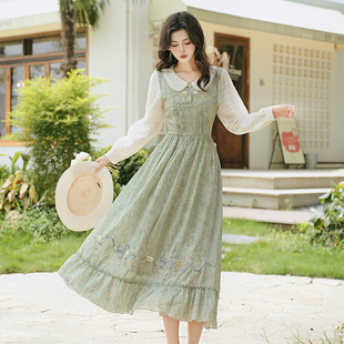 法式温柔甜美复古文艺连衣裙秋季新款高级感气质收腰显瘦内搭长裙