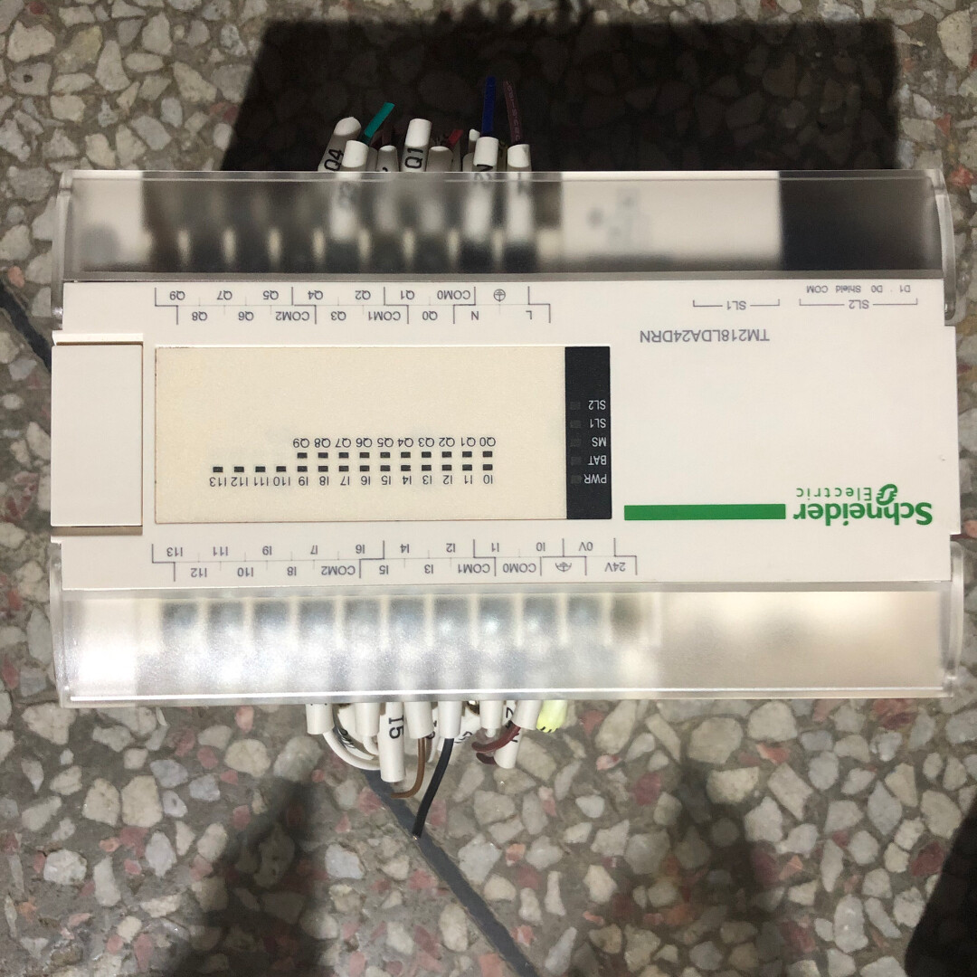 【议价】施耐德PLC TM218LDA24DRN 成色新 功能完好