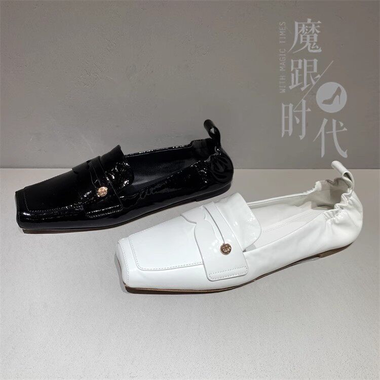 STELLA LUNA 2023秋冬 方头极简舒适轻盈软面平底乐福鞋 SL323051