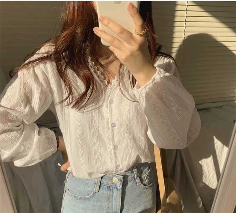 Korea ins simple V-neck lace stitching shirt women 2020 summer new loose and versatile long sleeve lining
