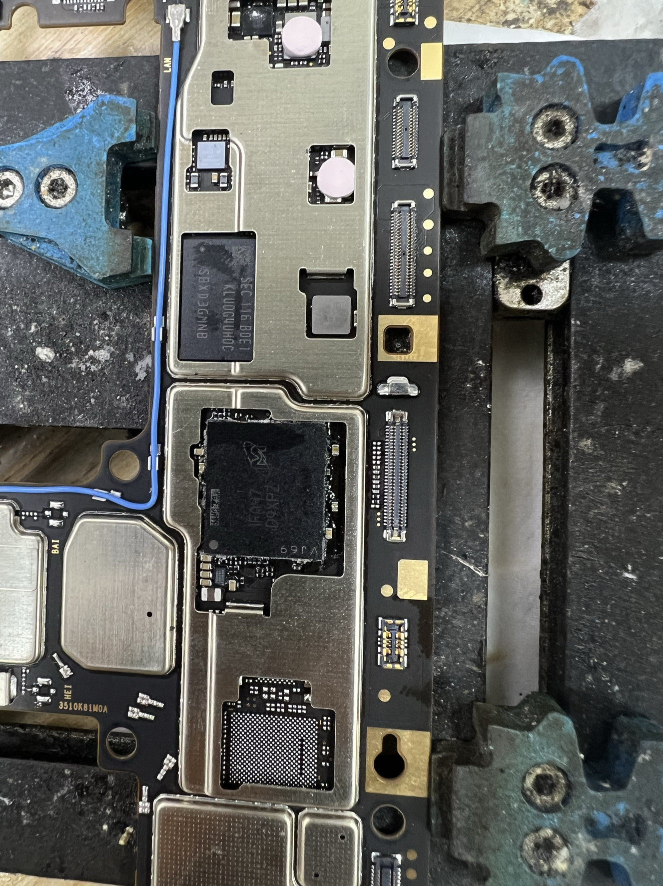 小米平板 5 5pro正常使用不开机WiFi跟蓝牙打不开cpu维